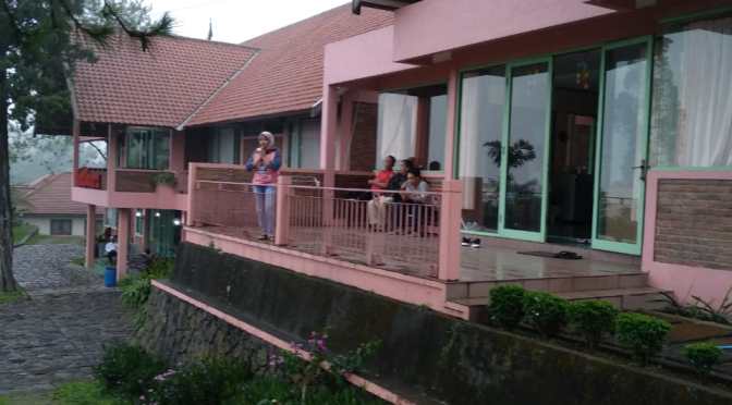 Family Gathering Kopeng Salatiga, Villa menjadi Pilihan untuk Menginap